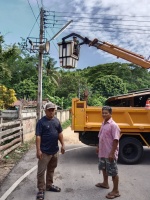 🚧ซ่อมแซมโคมไฟฟ้าสาธารณะที่ชำรุดเสียหายบ้านห้วยเรียน